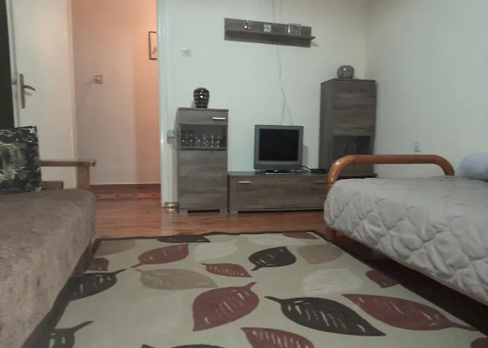 Tanias House